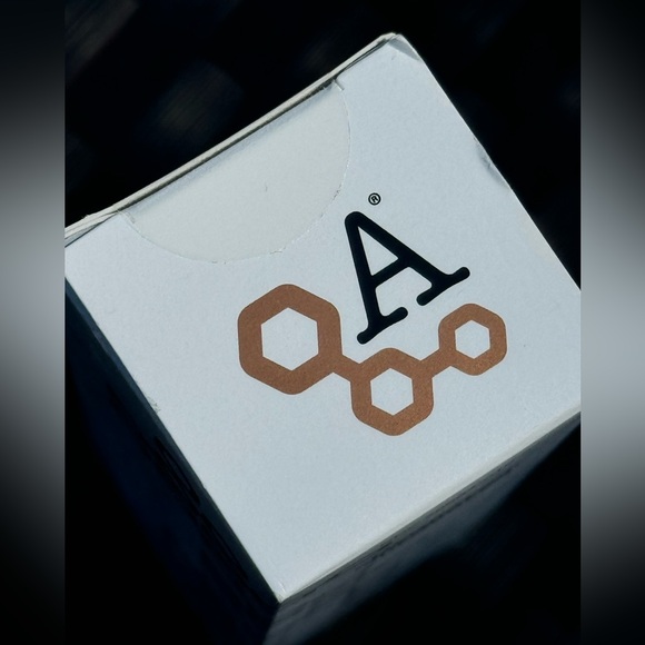 Alastin HydraTint Pro Mineral Broad Spectrum Sunscreen SPF 36 NEW 3.2 oz - Picture 2 of 3